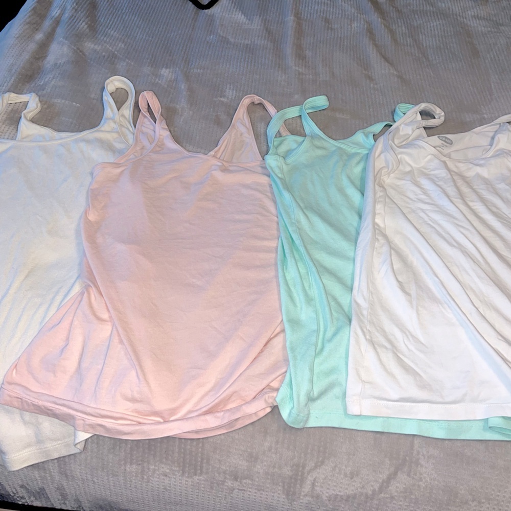 Women's Old Navy Tanks Size M